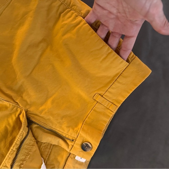 Old Navy Everyday Shorts Mustard Yellow Chino Cotton Casual Summer Size 2 Fun - Picture 8 of 8